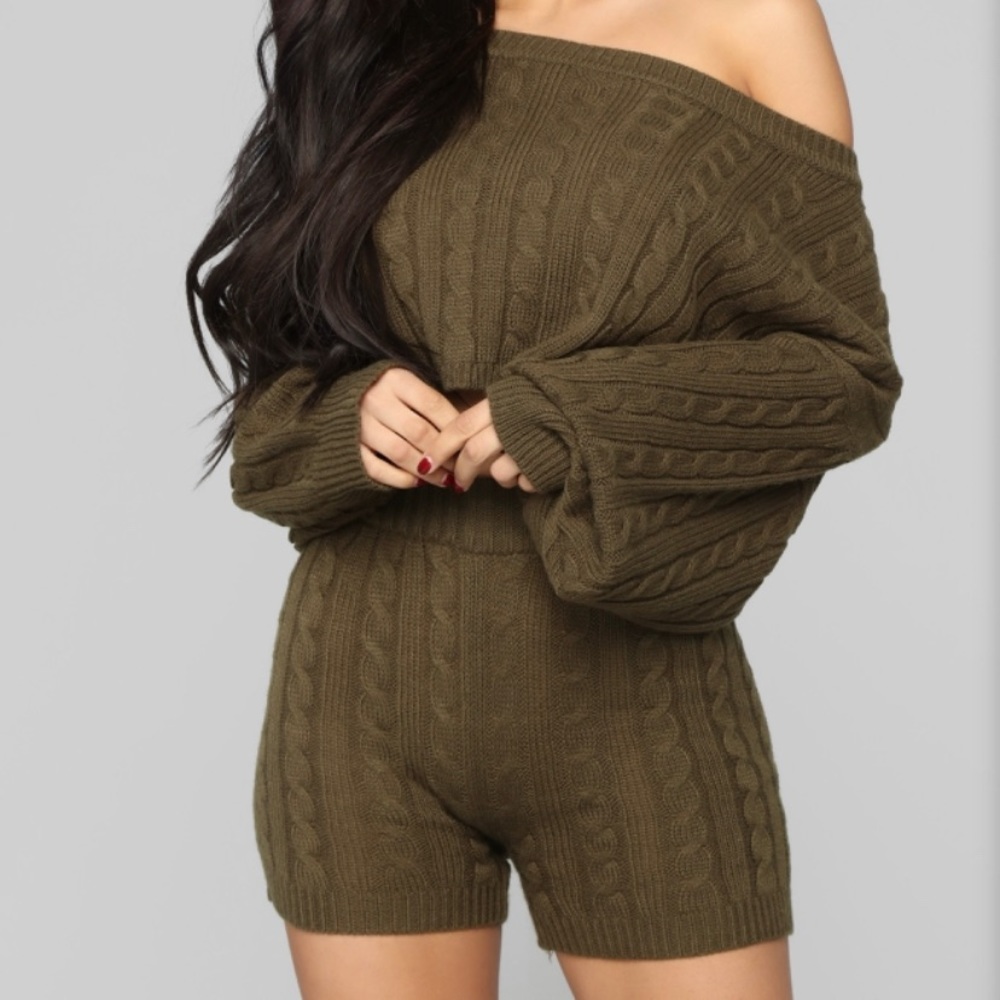 Melrose Shorts Sweater Set - Olive Green cable kni